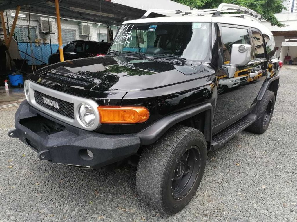 Toyota FJ Cruiser 2011